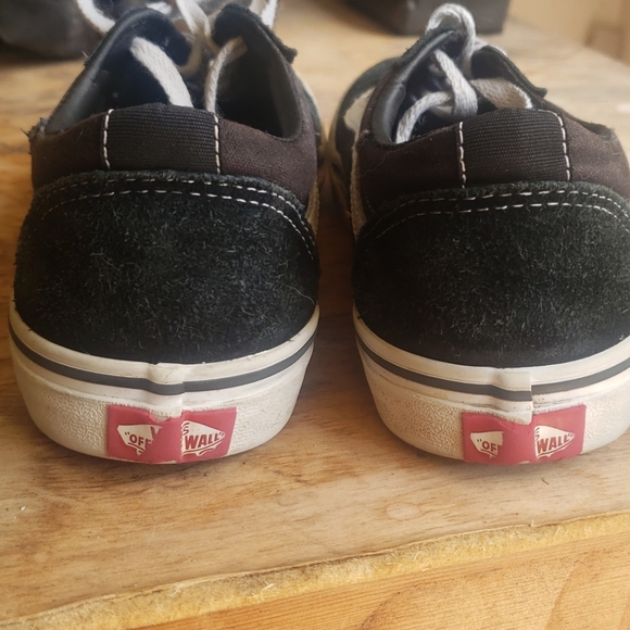 VANS - Picture 2 of 5